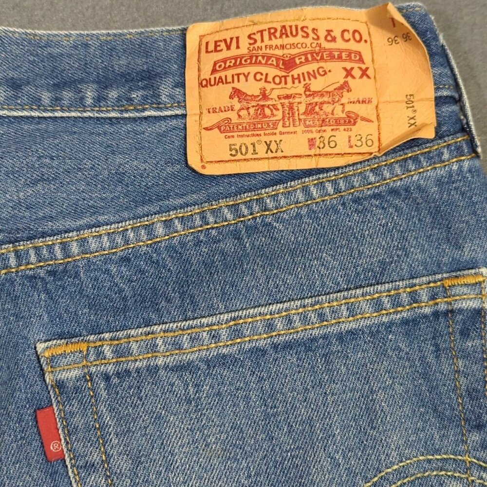 Levi's VTG Jeans Mens 36x36 Fits 32x32 Blue 501 XX Straight Leg Button Fly Denim - Picture 4 of 12